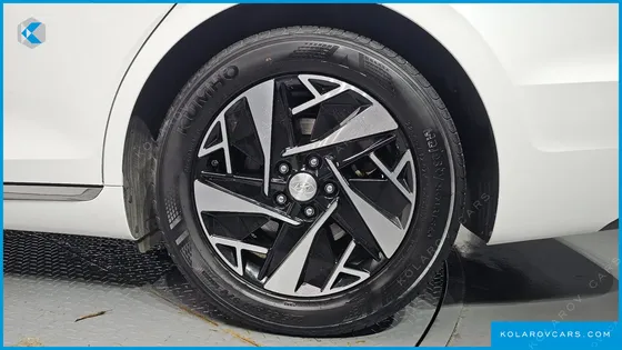 HYUNDAI GRANDEUR LE BLANC