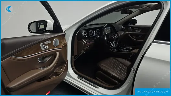 MERCEDES E-CLASS E300 4MATIC EXCLUSIVE