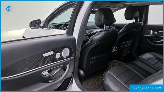 MERCEDES E-CLASS E300 4MATIC AVNATGARDE