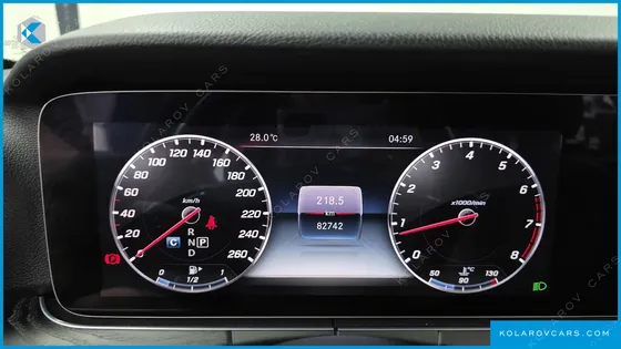 MERCEDES E-CLASS E300 4MATIC AVNATGARDE
