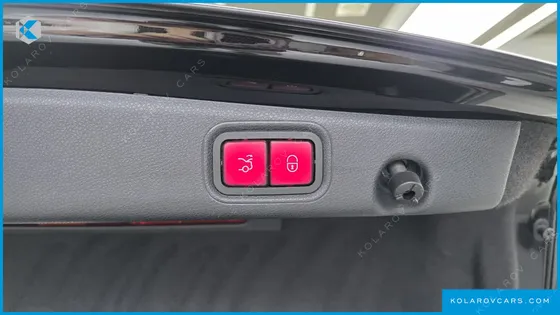MERCEDES E-CLASS E300 4MATIC AVNATGARDE