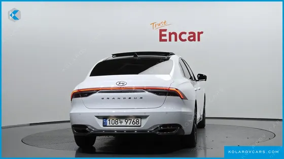HYUNDAI GRANDEUR LE BLANC