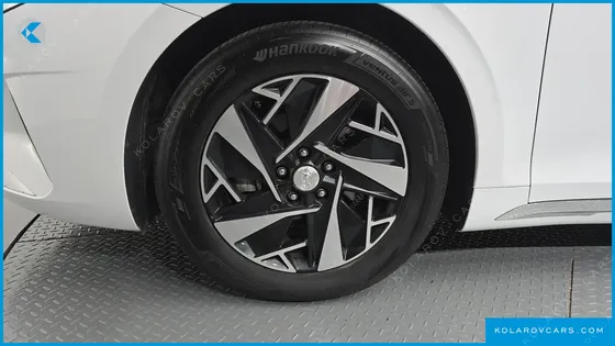 HYUNDAI GRANDEUR LE BLANC