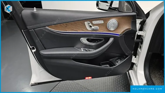 MERCEDES E-CLASS E300 EXCLUSIVE