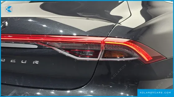 HYUNDAI GRANDEUR LE BLANC