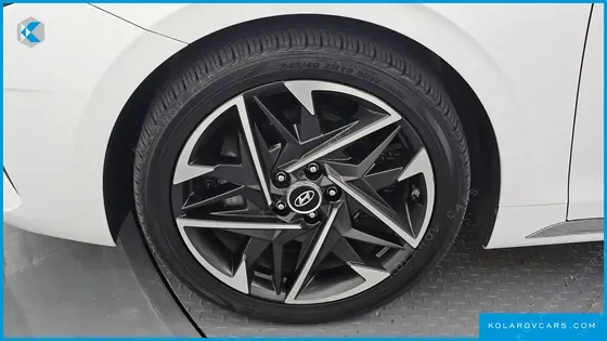 HYUNDAI GRANDEUR LE BLANC