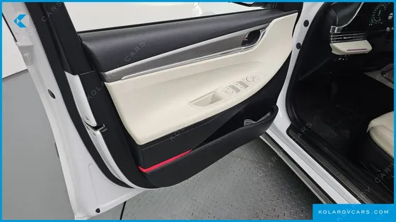 HYUNDAI GRANDEUR LE BLANC