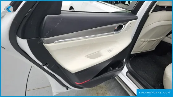 HYUNDAI GRANDEUR LE BLANC