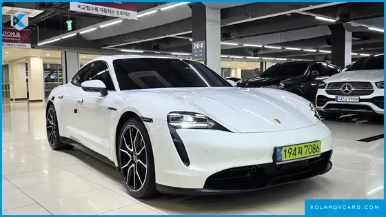 PORSCHE TAYCAN BASE