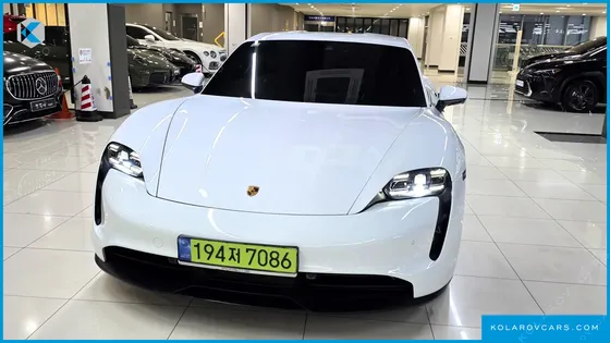 PORSCHE TAYCAN BASE
