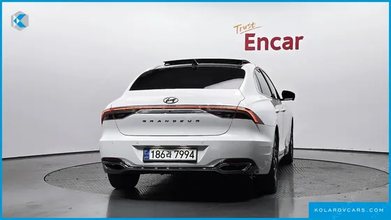 HYUNDAI GRANDEUR LE BLANC