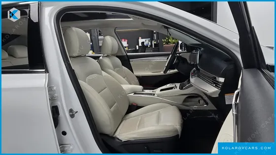 HYUNDAI GRANDEUR LE BLANC