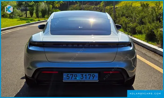 PORSCHE TAYCAN BASE