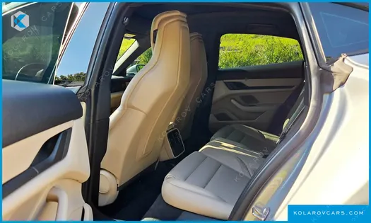 PORSCHE TAYCAN BASE