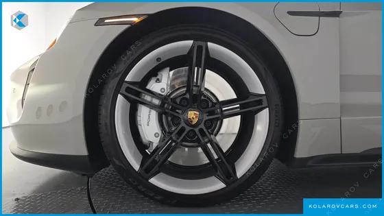 PORSCHE TAYCAN GTS