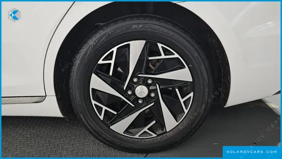 HYUNDAI GRANDEUR LE BLANC