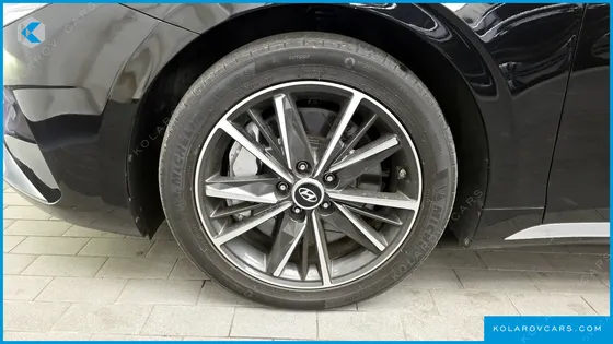 HYUNDAI GRANDEUR CALLIGRAPHY