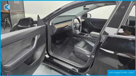 TESLA MODEL Y STANDARD RANGE RWD