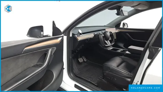 TESLA MODEL Y LONG RANGE AWD