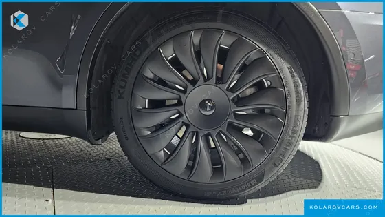 TESLA MODEL Y LONG RANGE AWD
