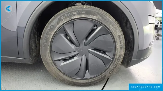 TESLA MODEL Y PREMIUM LONG RANGE AWD