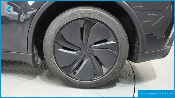 TESLA MODEL Y PREMIUM LONG RANGE AWD