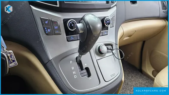 HYUNDAI STAREX 4WD LIMOUSINE