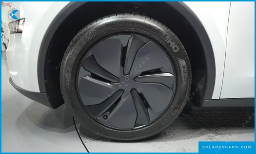 TESLA MODEL Y PREMIUM LONG RANGE AWD