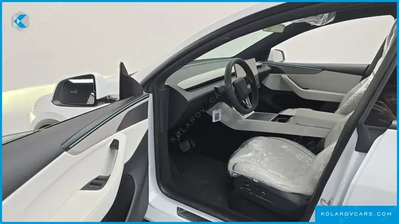 TESLA MODEL Y L LONG RANGE AWD
