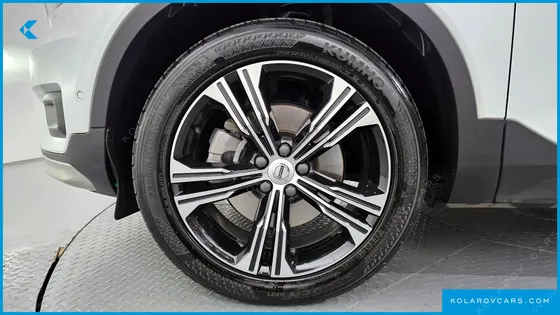 VOLVO XC40 B4 INSCRIPTION