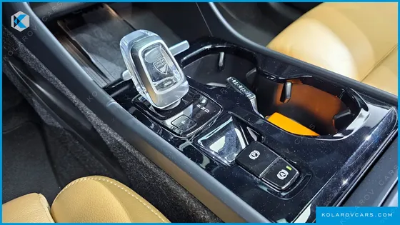 VOLVO XC40 B4 INSCRIPTION