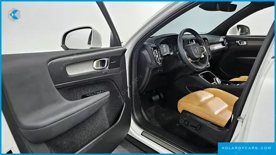 VOLVO XC40 B4 INSCRIPTION