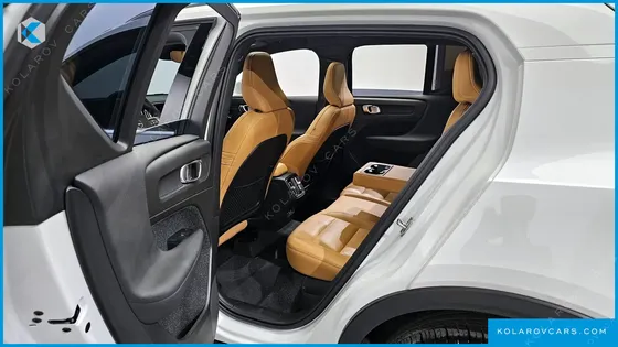 VOLVO XC40 B4 INSCRIPTION