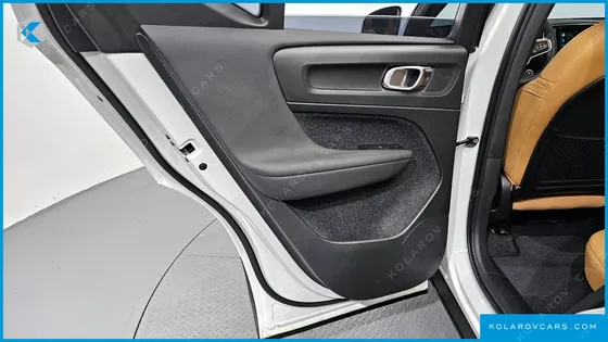 VOLVO XC40 B4 INSCRIPTION