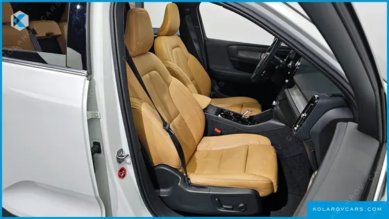 VOLVO XC40 B4 INSCRIPTION