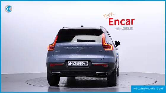 VOLVO XC40 T4 R-DESIGN