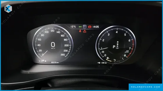 VOLVO XC40 T4 R-DESIGN