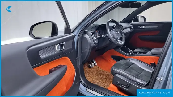 VOLVO XC40 T4 R-DESIGN