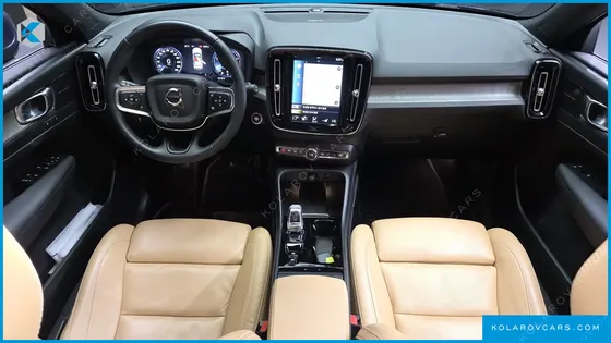 VOLVO XC40 B4 INSCRIPTION