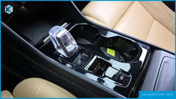 VOLVO XC40 B4 INSCRIPTION