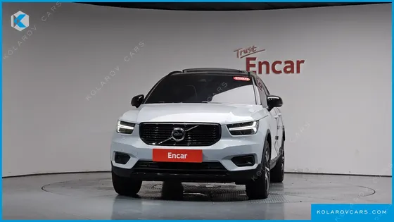 VOLVO XC40 T4 R-DESIGN