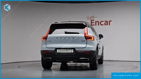 VOLVO XC40 T4 R-DESIGN