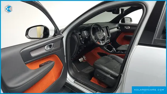 VOLVO XC40 T4 R-DESIGN