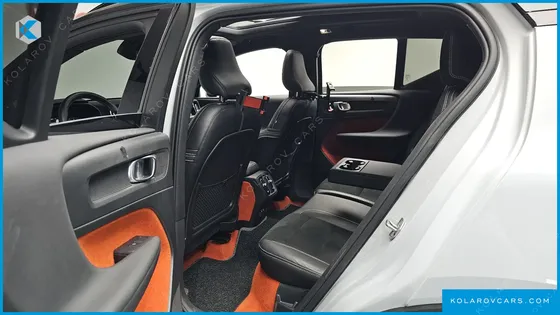 VOLVO XC40 T4 R-DESIGN