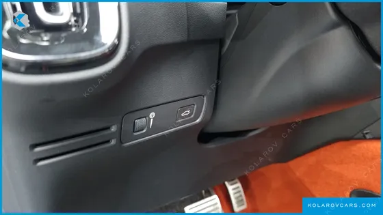 VOLVO XC40 T4 R-DESIGN