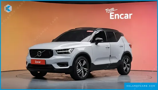 VOLVO XC40 T4 R-DESIGN