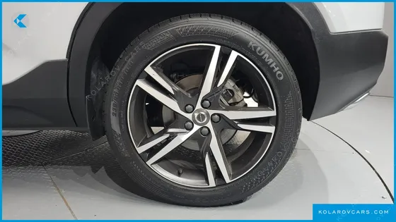 VOLVO XC40 T4 R-DESIGN