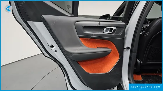 VOLVO XC40 T4 R-DESIGN