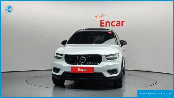 VOLVO XC40 B4 R-DESIGN