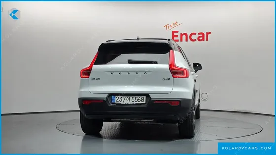VOLVO XC40 B4 R-DESIGN